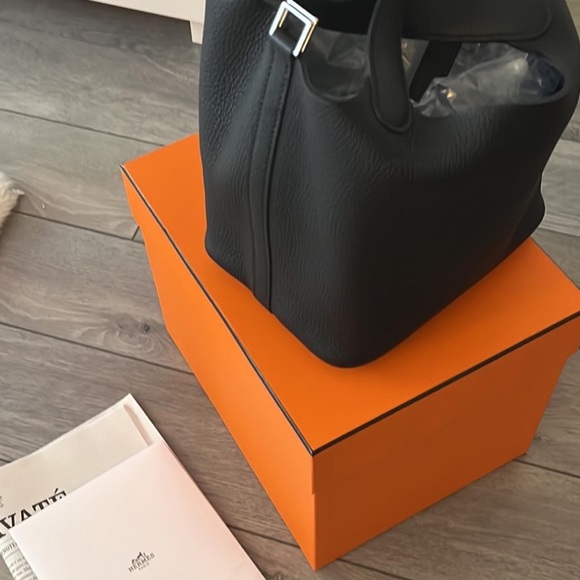 Hermes Handbags - Hermes Picotin 18 silver hardware